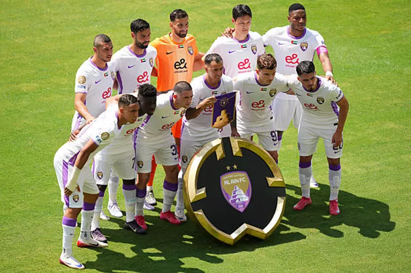 العين